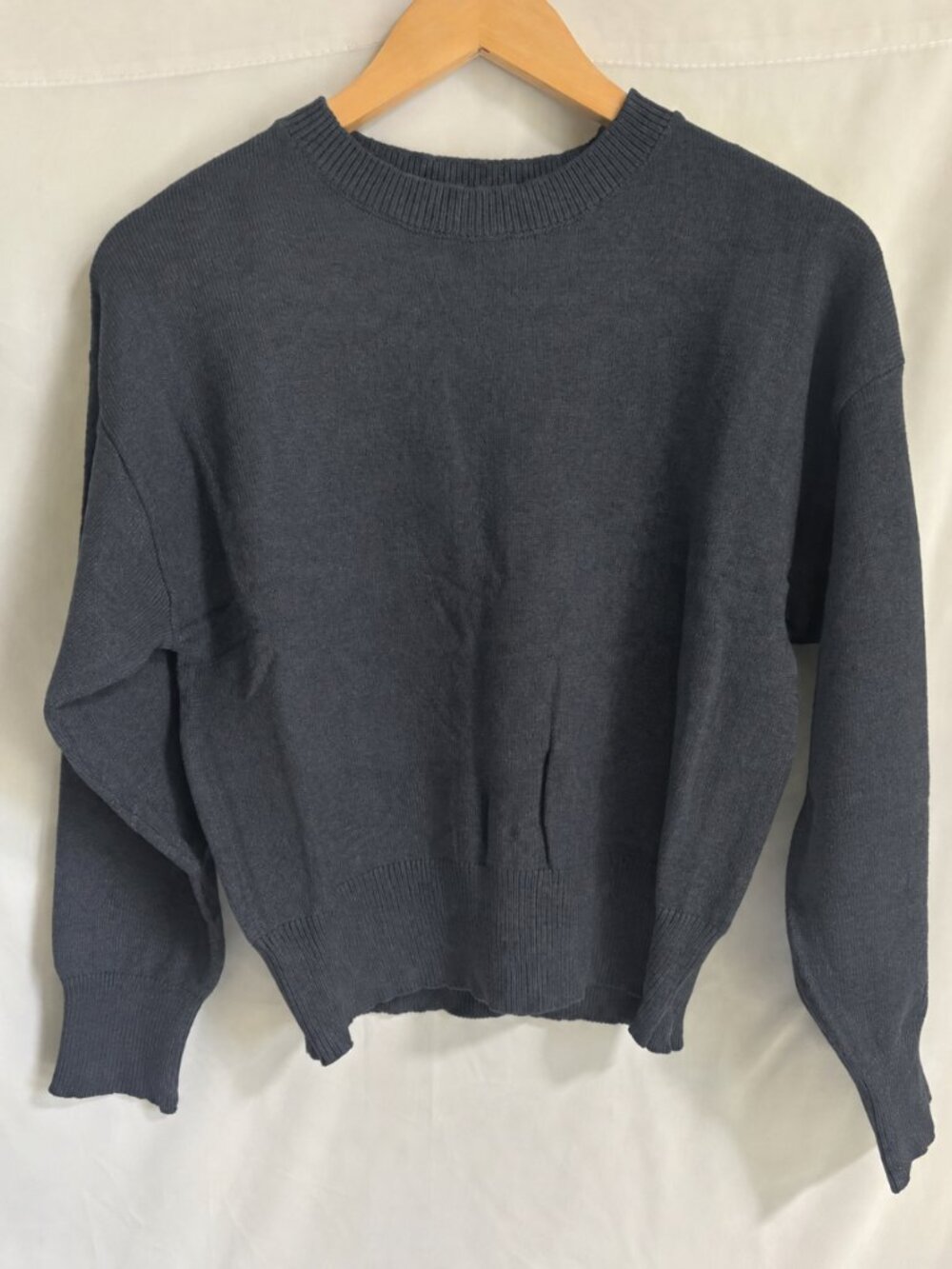 Charcoal Gray Crewneck Knit Sweater – Classic Cozy Pullover